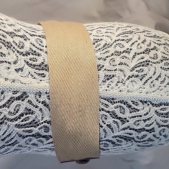 Levi's Wide Elastic Belt Tan Brown bovine Leather Accent Adjustable Waist Belt - Picture 4 of 7